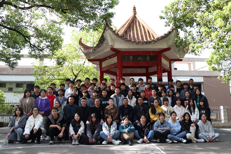 邵陽(yáng)市華龍中學(xué),邵陽(yáng)中學(xué)教育,高中教育,師資雄厚,名優(yōu)教師 邵陽(yáng)市華龍中學(xué),邵陽(yáng)中學(xué)教育,高中教育,師資雄厚,名優(yōu)教師