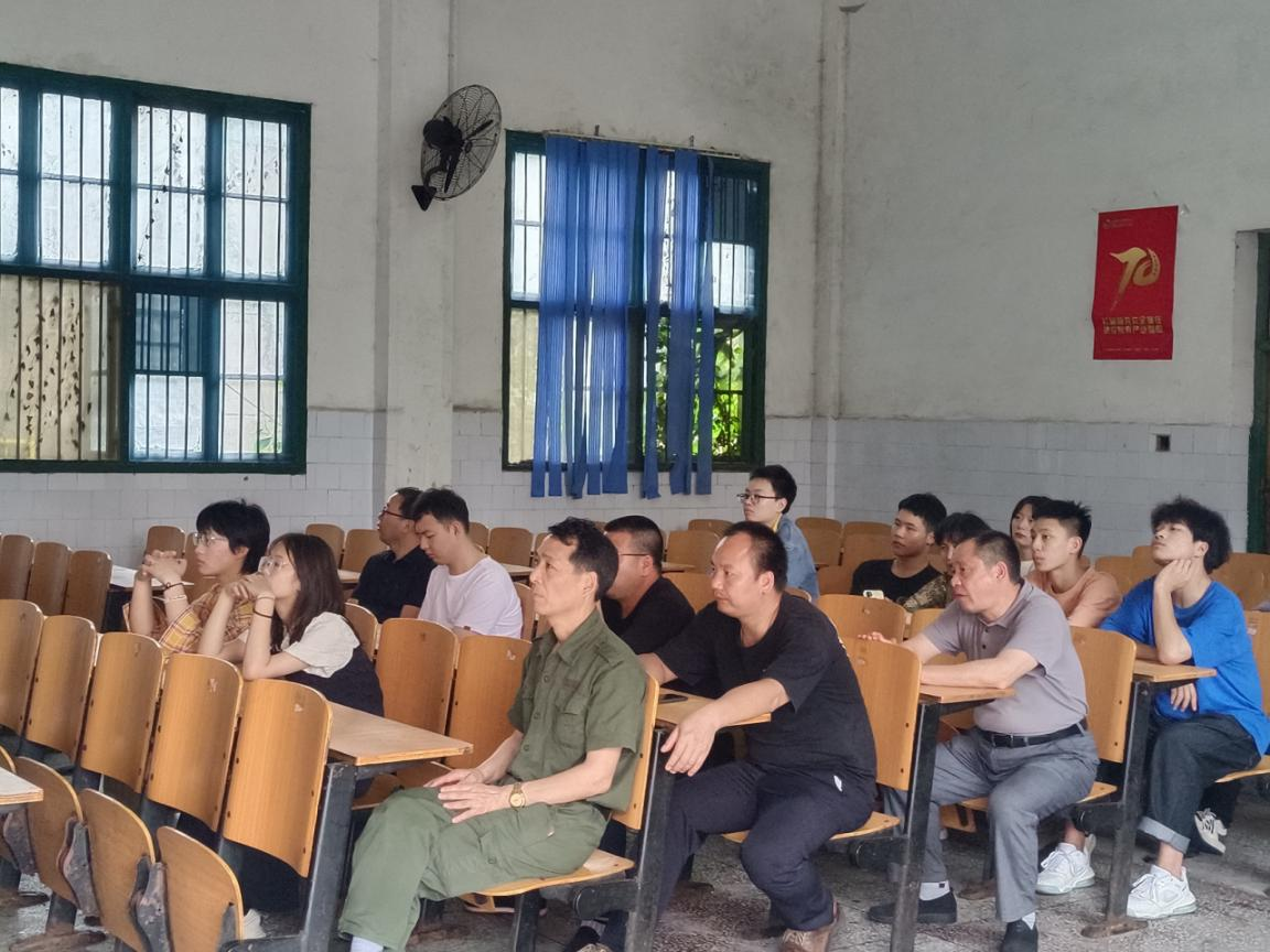 邵陽市華龍中學,邵陽中學教育,高中教育,師資雄厚,名優(yōu)教師 邵陽市華龍中學,邵陽中學教育,高中教育,師資雄厚,名優(yōu)教師